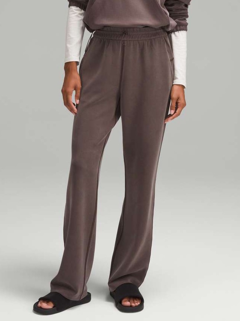 Lululemon Softstreme High-Rise Pant Short Size In Espresso Size 4